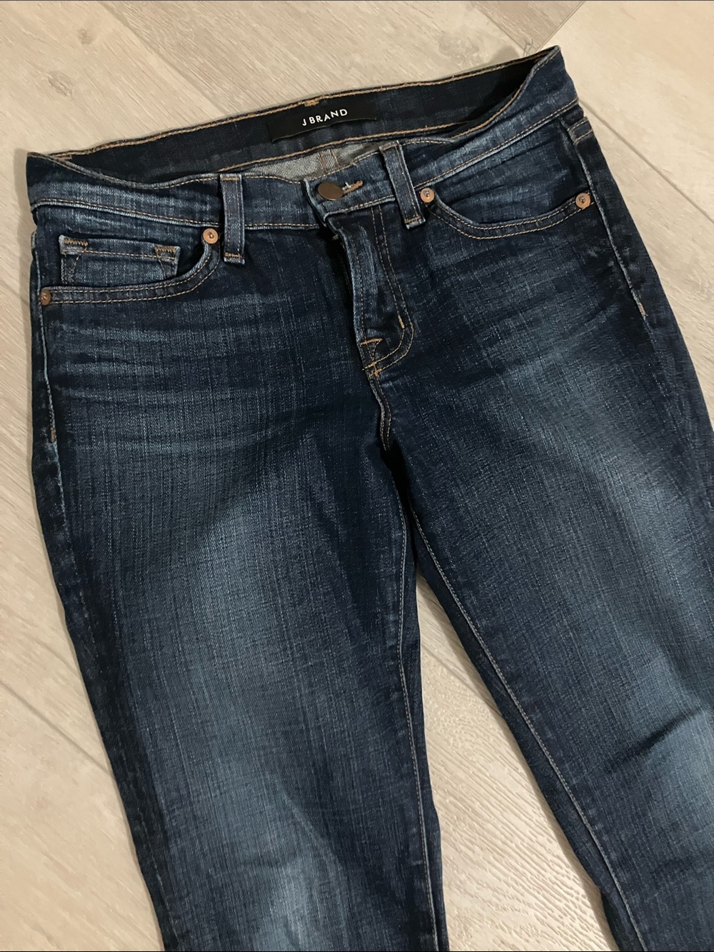 J Brand , women’s 26 , Dark Indigo Skinny Jeans - Picture 2 of 7